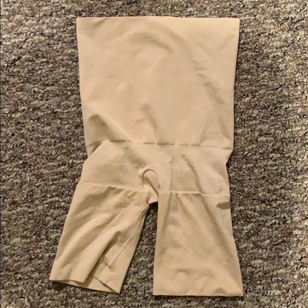 Assets by Spanx shapewear